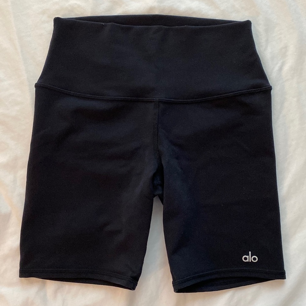 NWOT ALO Yoga Bike Shorts